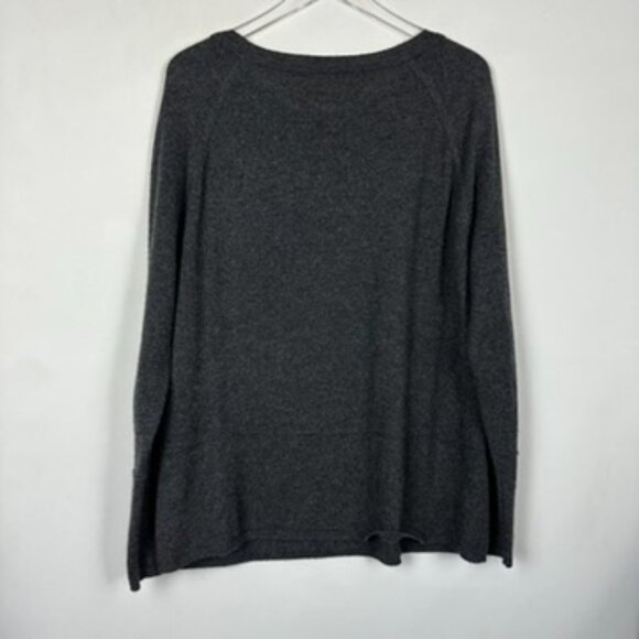 VINCE Luxe Cashmere Sweatshirt on Facebook Share Luxe Cashmere - Picture 5 of 5
